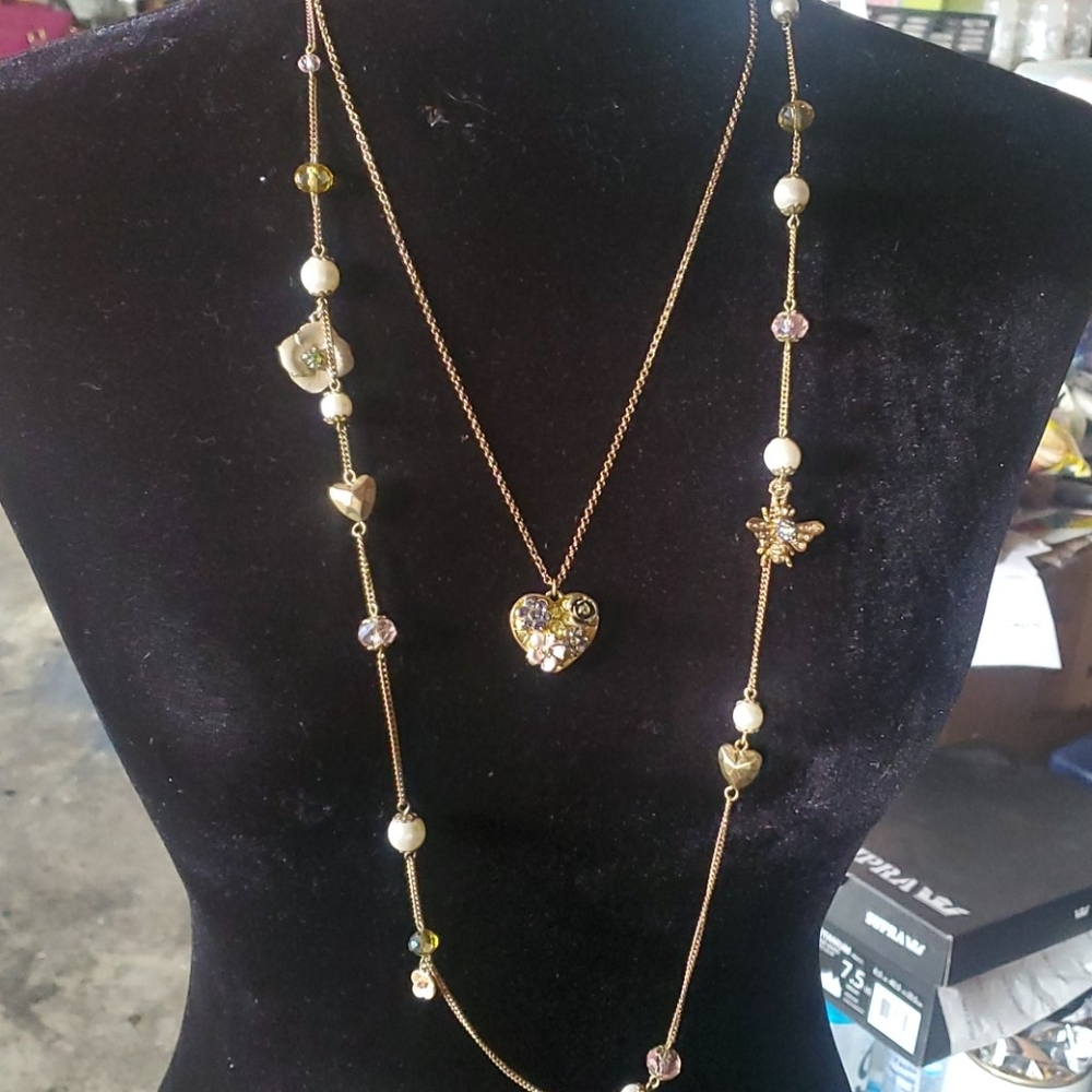 Betsey Johnson statement necklace